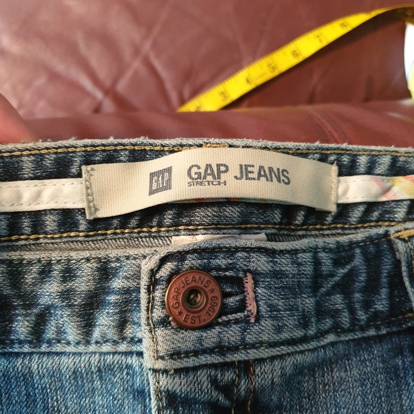 Y2K Gap Jean Skirt. - Picture 6 of 8